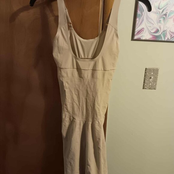 Spanx Shapewear Size Small Women's Tan Seamless - Picture 1 of 1